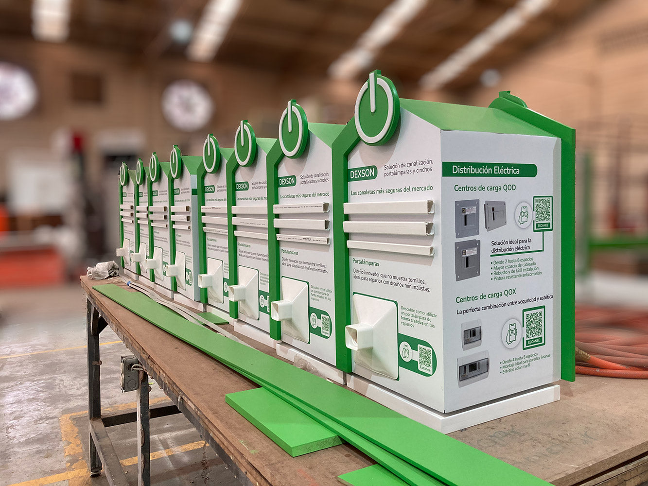 Exhibidor Schneider para Bricos