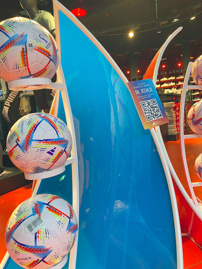 Exhibidor de balones Adidas