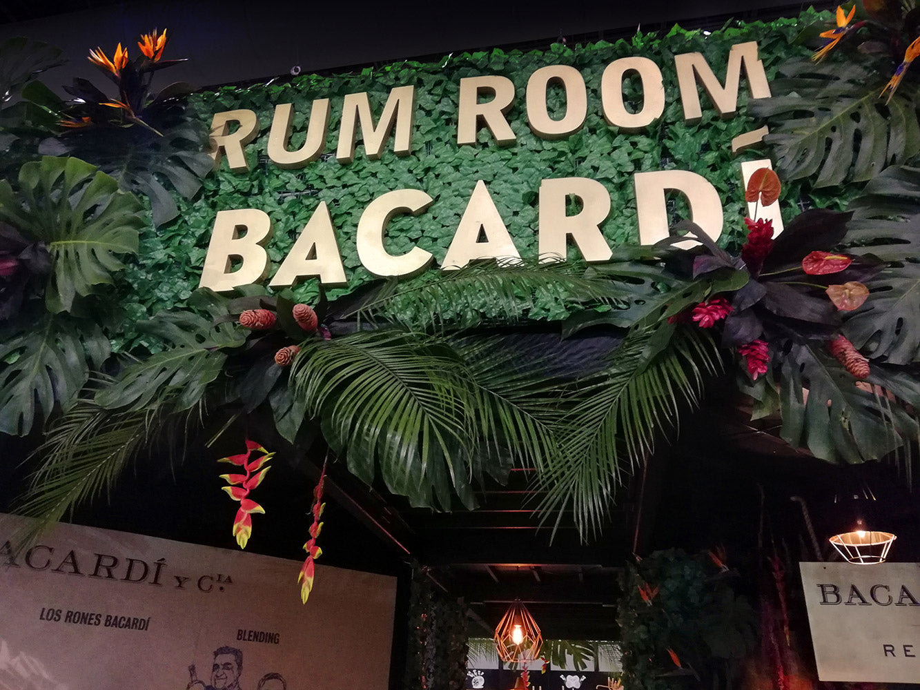 Stand Bacardi